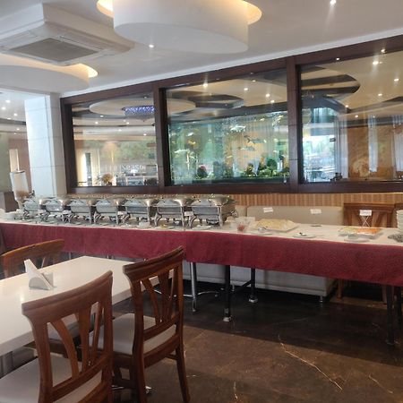 Airport Hotel Le Seasons Yeni Delhi Dış mekan fotoğraf