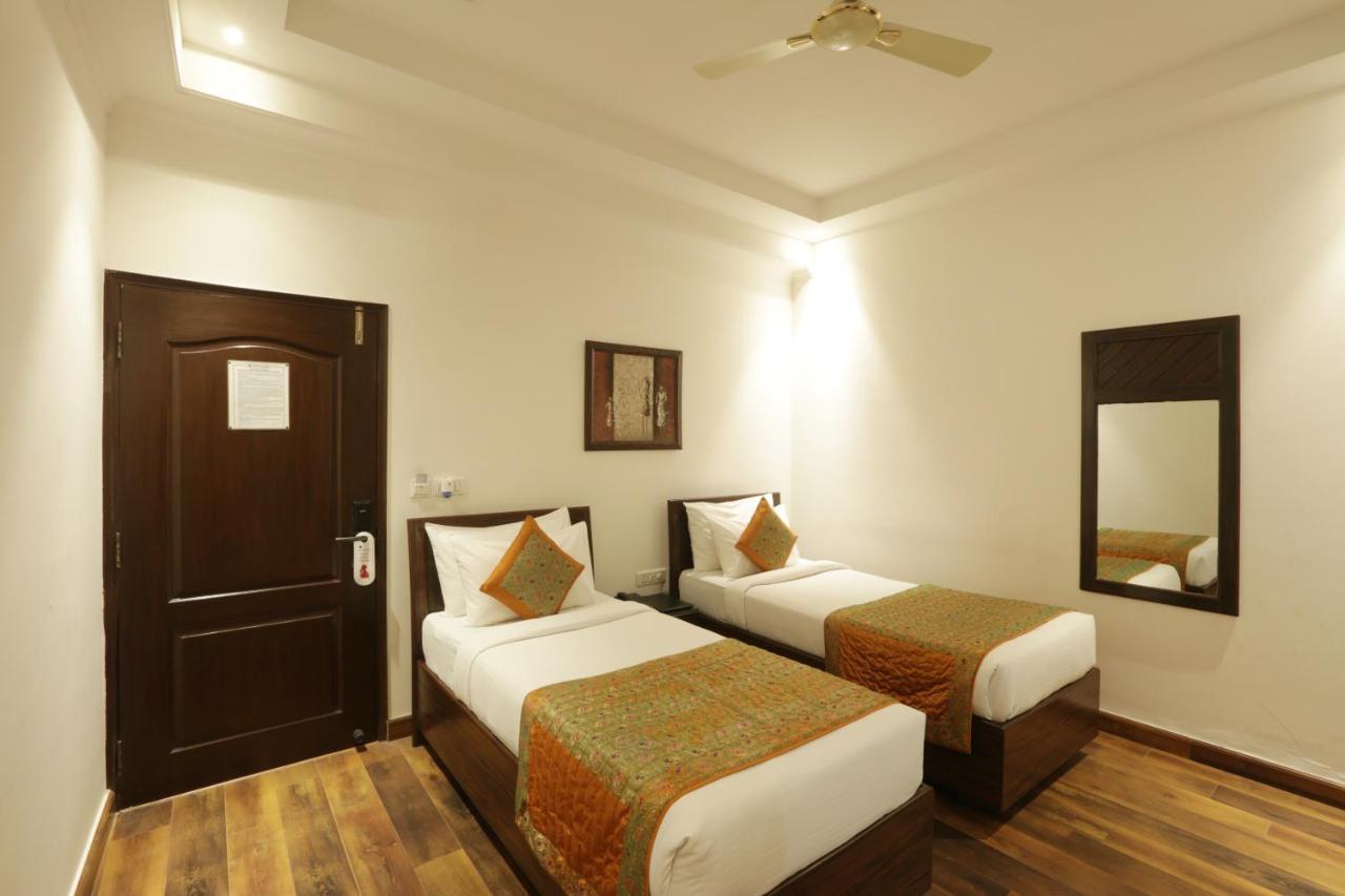 Airport Hotel Le Seasons Yeni Delhi Dış mekan fotoğraf