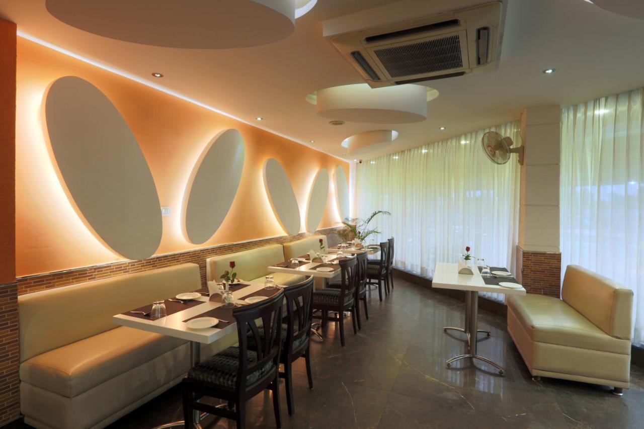 Airport Hotel Le Seasons Yeni Delhi Dış mekan fotoğraf