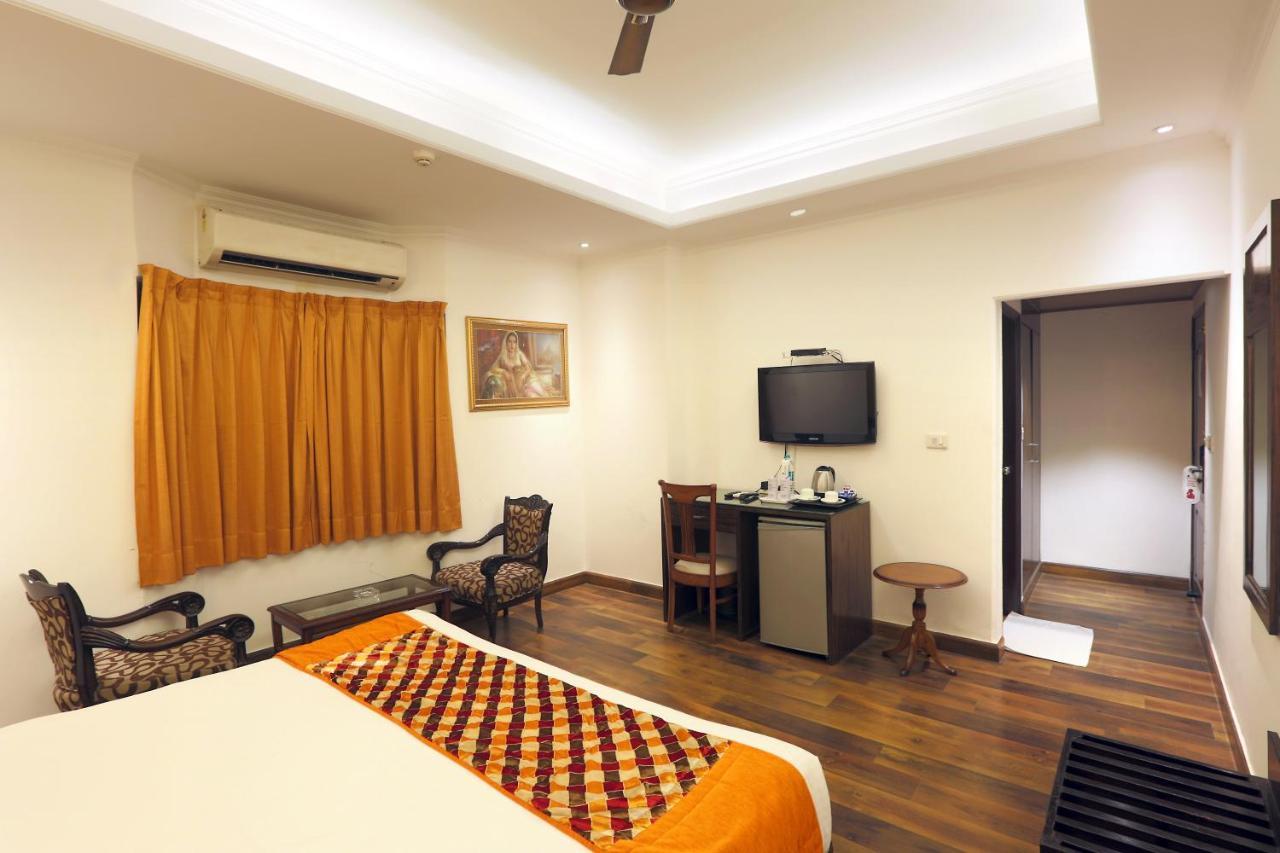 Airport Hotel Le Seasons Yeni Delhi Dış mekan fotoğraf