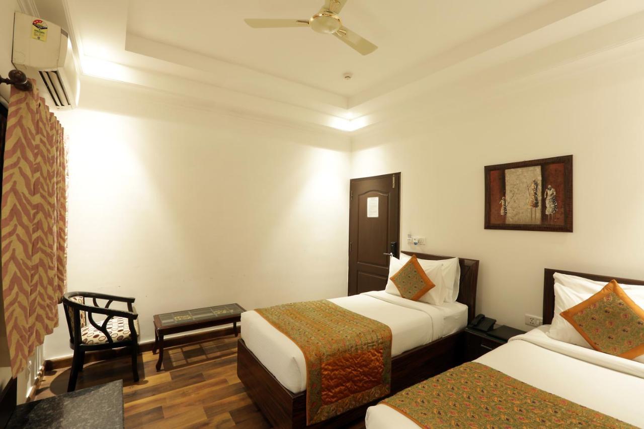 Airport Hotel Le Seasons Yeni Delhi Dış mekan fotoğraf