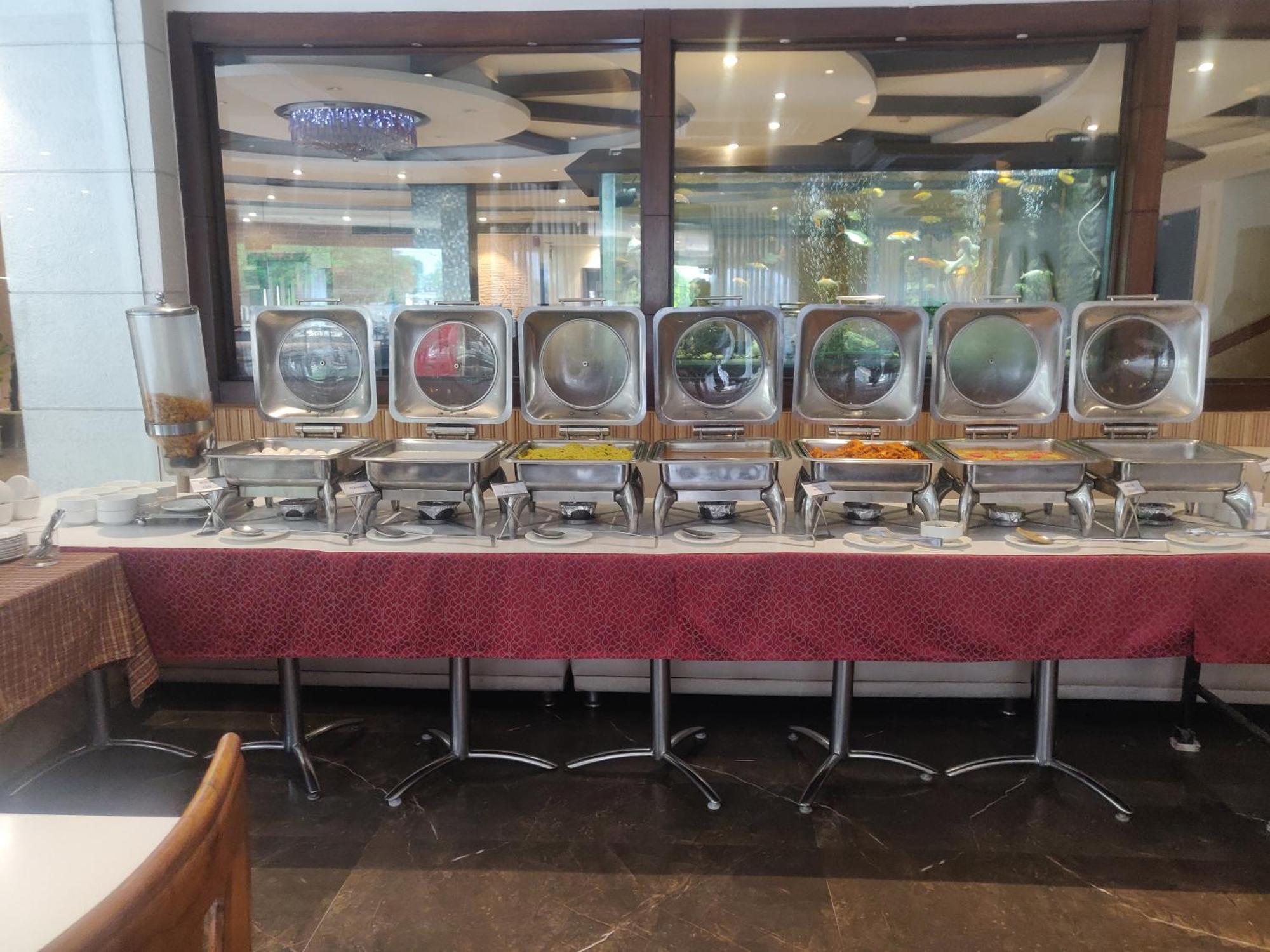 Airport Hotel Le Seasons Yeni Delhi Dış mekan fotoğraf