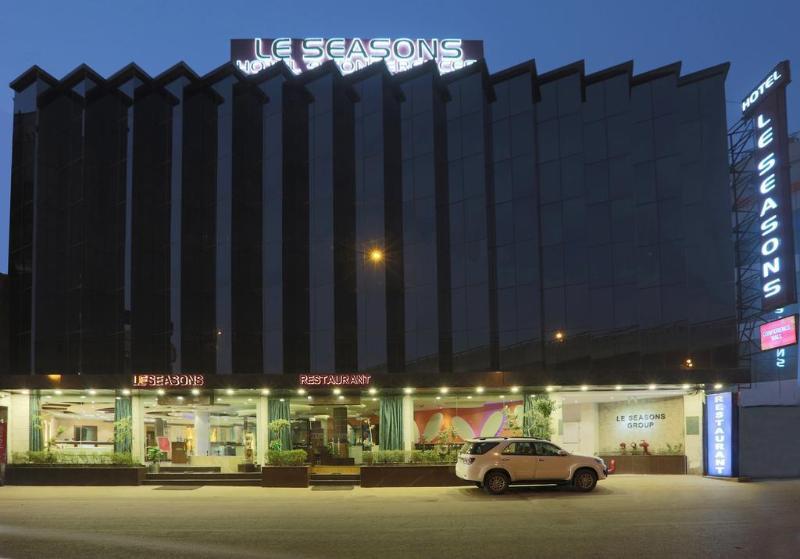 Airport Hotel Le Seasons Yeni Delhi Dış mekan fotoğraf