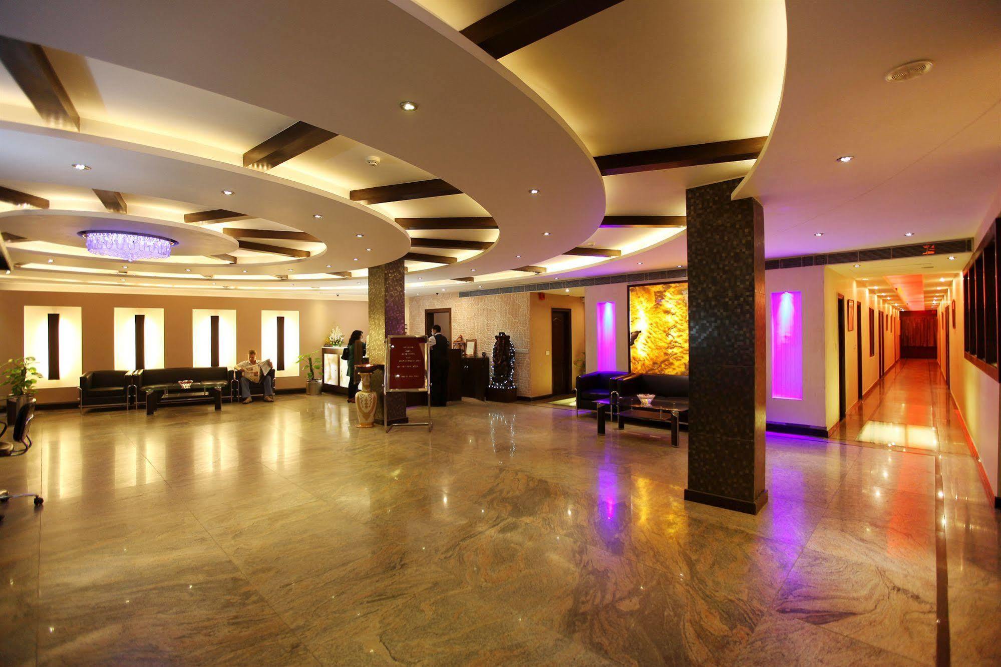 Airport Hotel Le Seasons Yeni Delhi Dış mekan fotoğraf