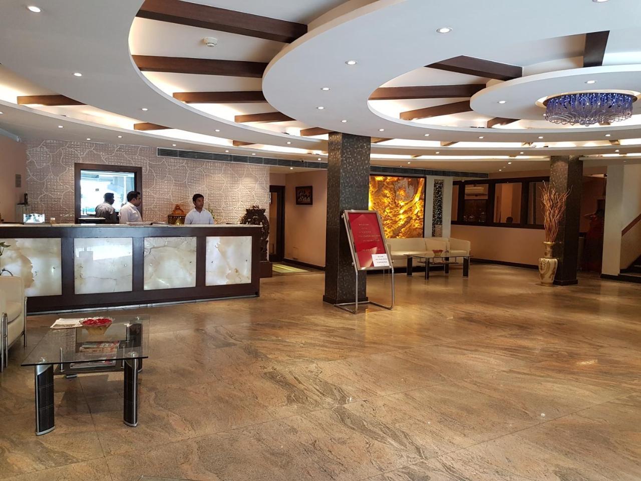 Airport Hotel Le Seasons Yeni Delhi Dış mekan fotoğraf