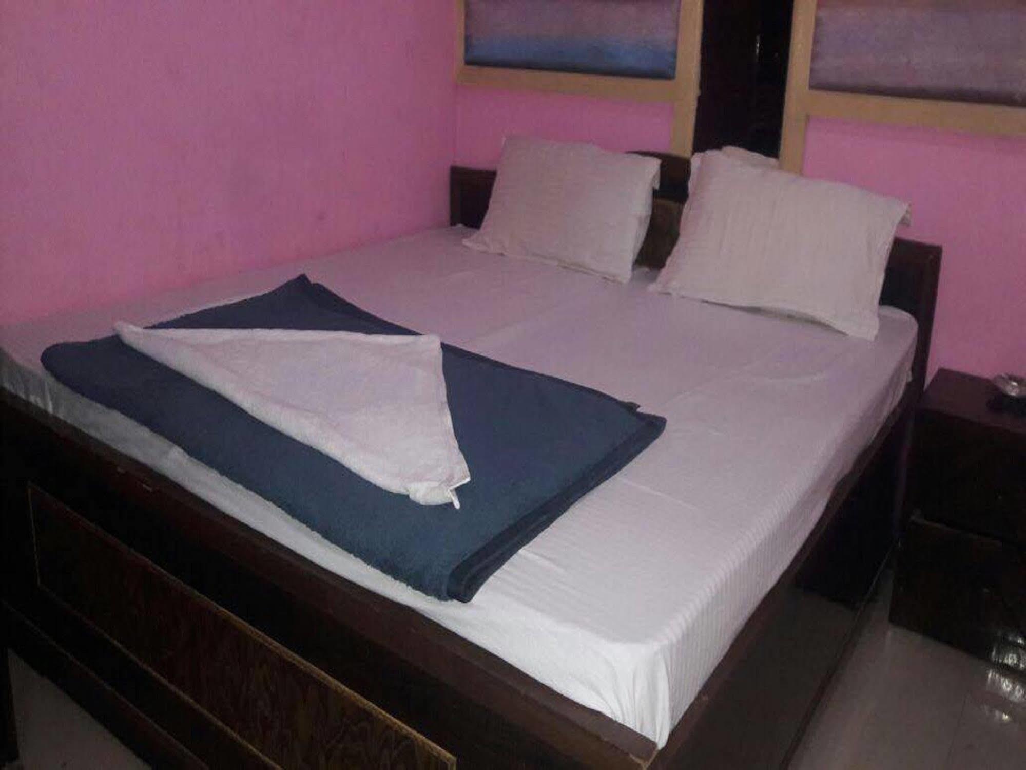 Airport Hotel Le Seasons Yeni Delhi Dış mekan fotoğraf
